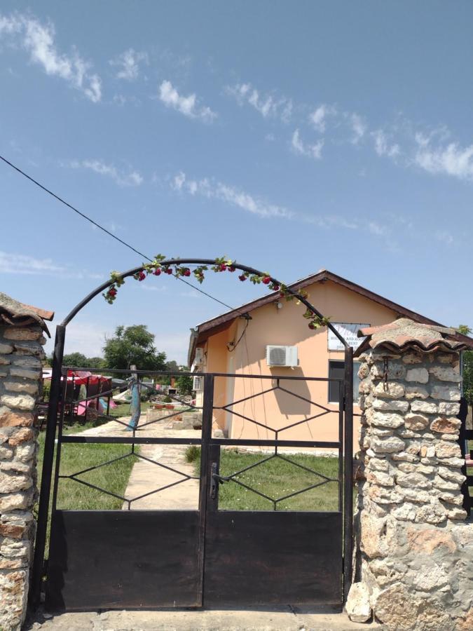 Guest House Viola Ezerets Exterior foto